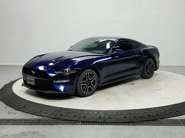 Used 2018 Ford Mustang Premium w/ Equipment Group 201A RWD image 4