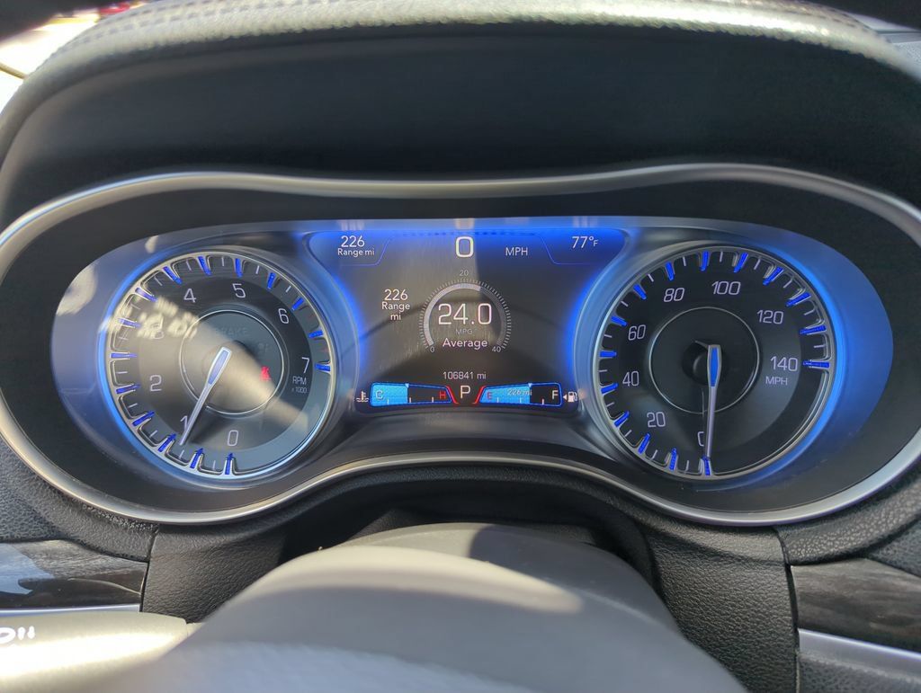 Used 2015 Chrysler 300 Limited RWD image 35
