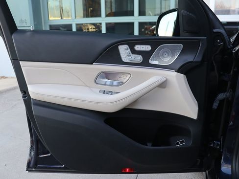 Used 2021 Mercedes-Benz GLS 580 4MATIC image 52