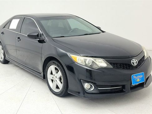 Used 2013 Toyota Camry SE image 9