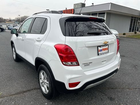 Used 2022 Chevrolet Trax LT w/ LT Convenience Package image 5