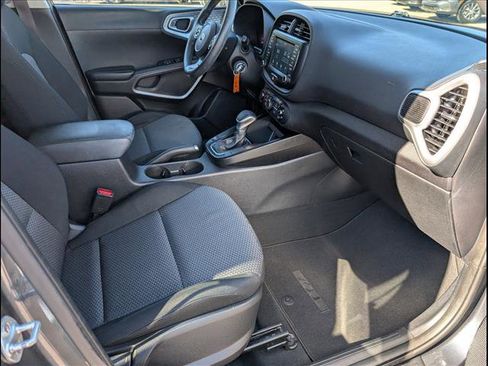 Used 2020 Kia Soul LX image 18