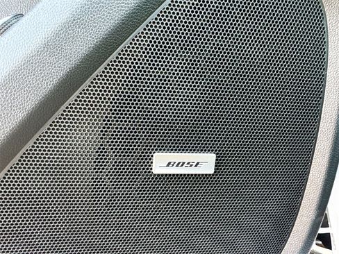 Used 2023 Chevrolet Traverse Premier w/ Redline Edition image 10