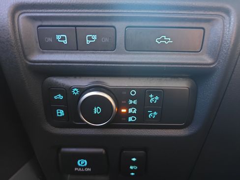 Certified 2022 Ford F150 Lariat w/ Equipment Group 502A High image 41