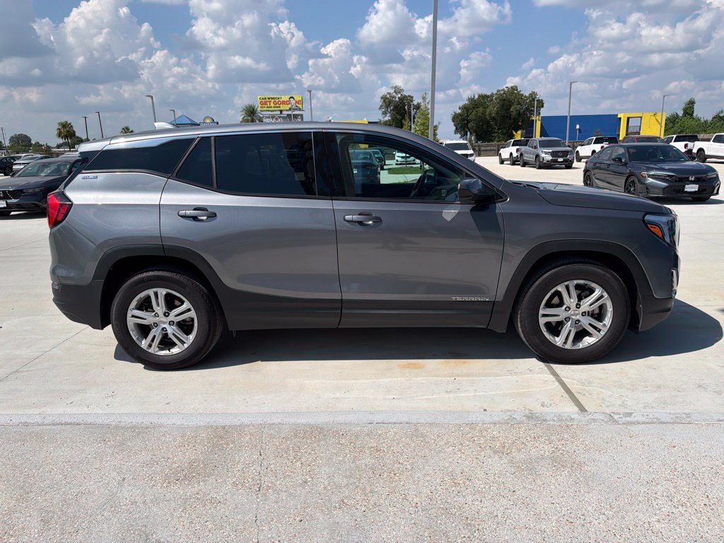 Used 2018 GMC Terrain SLE FWD image 4