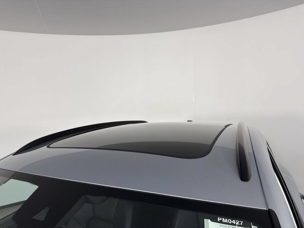 Certified 2026 Porsche Macan AWD/4WD image 18
