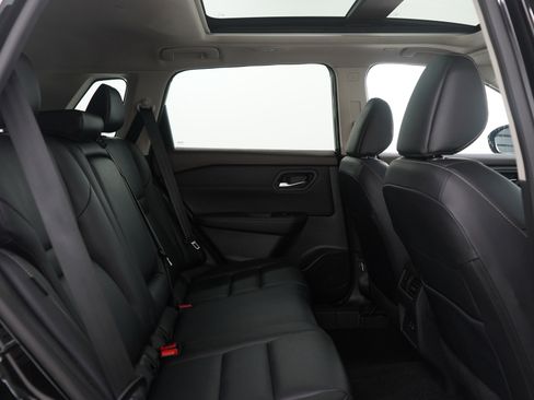 Used 2023 Nissan Rogue SL image 14