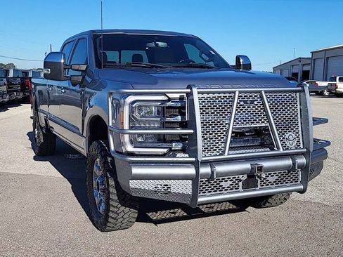 Used 2023 Ford F250 Lariat w/ Chrome Package image 2
