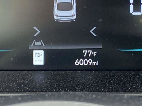 Used 2025 Hyundai Elantra Sport image 28