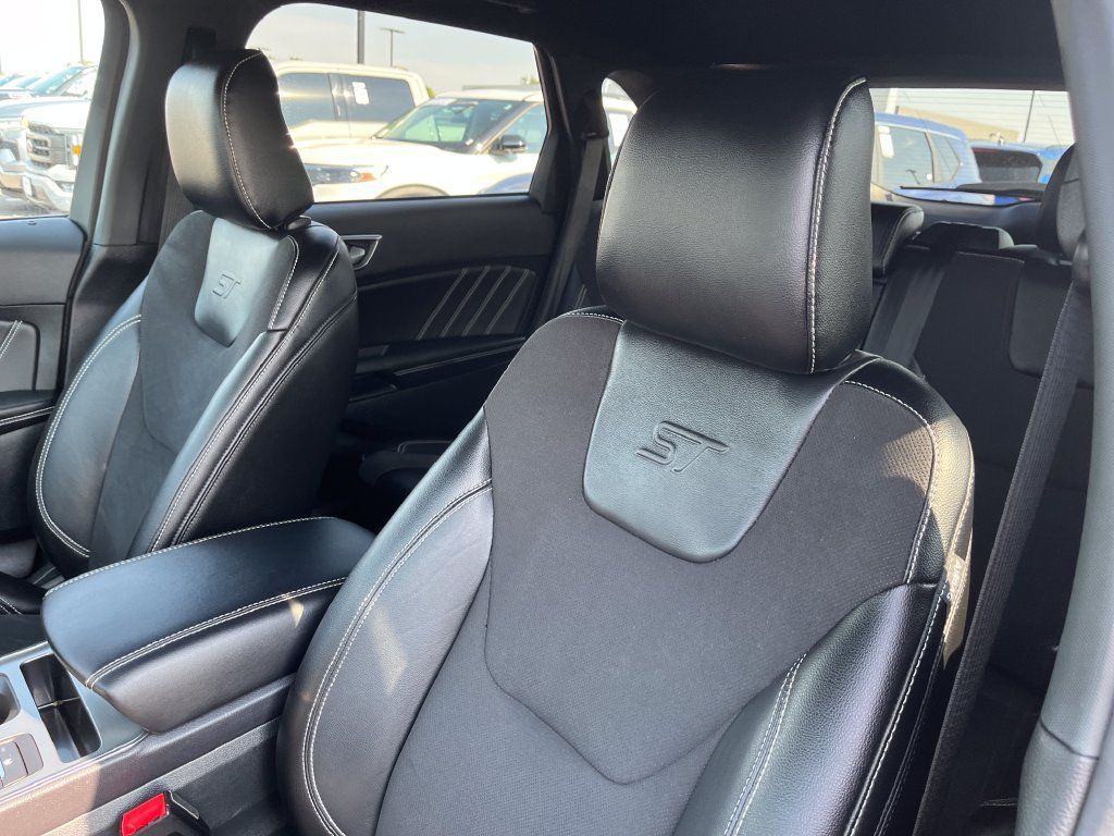 Used 2023 Ford Edge ST AWD/4WD image 12