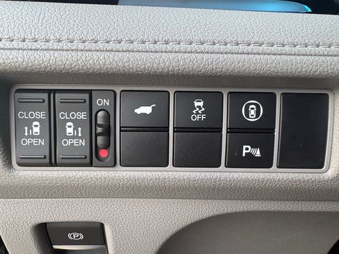 Certified 2024 Honda Odyssey Elite image 12