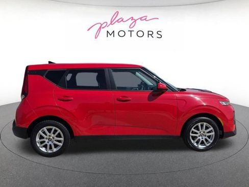Used 2020 Kia Soul LX FWD image 4