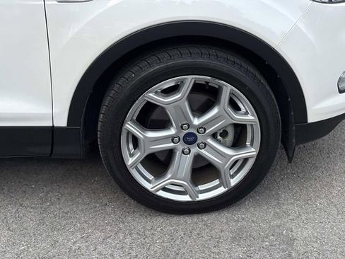Used 2017 Ford Escape Titanium FWD image 9