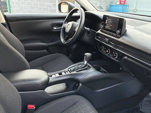 Used 2024 Honda HR-V LX image 9