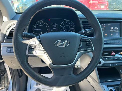 Used 2018 Hyundai Elantra SE w/ SE Connectivity Package 04 image 21