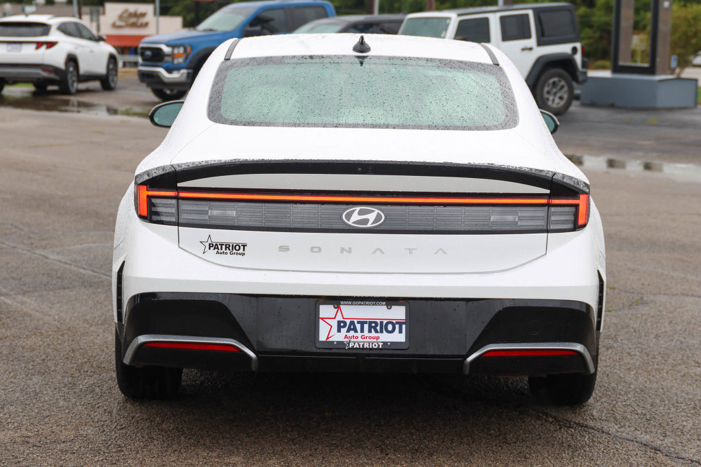 Used 2025 Hyundai Sonata SEL FWD image 4