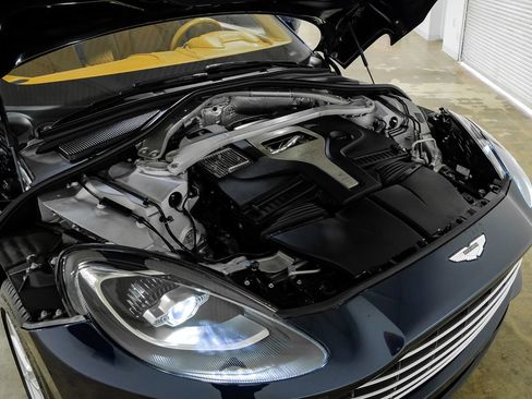 Used 2021 Aston Martin DBX image 46