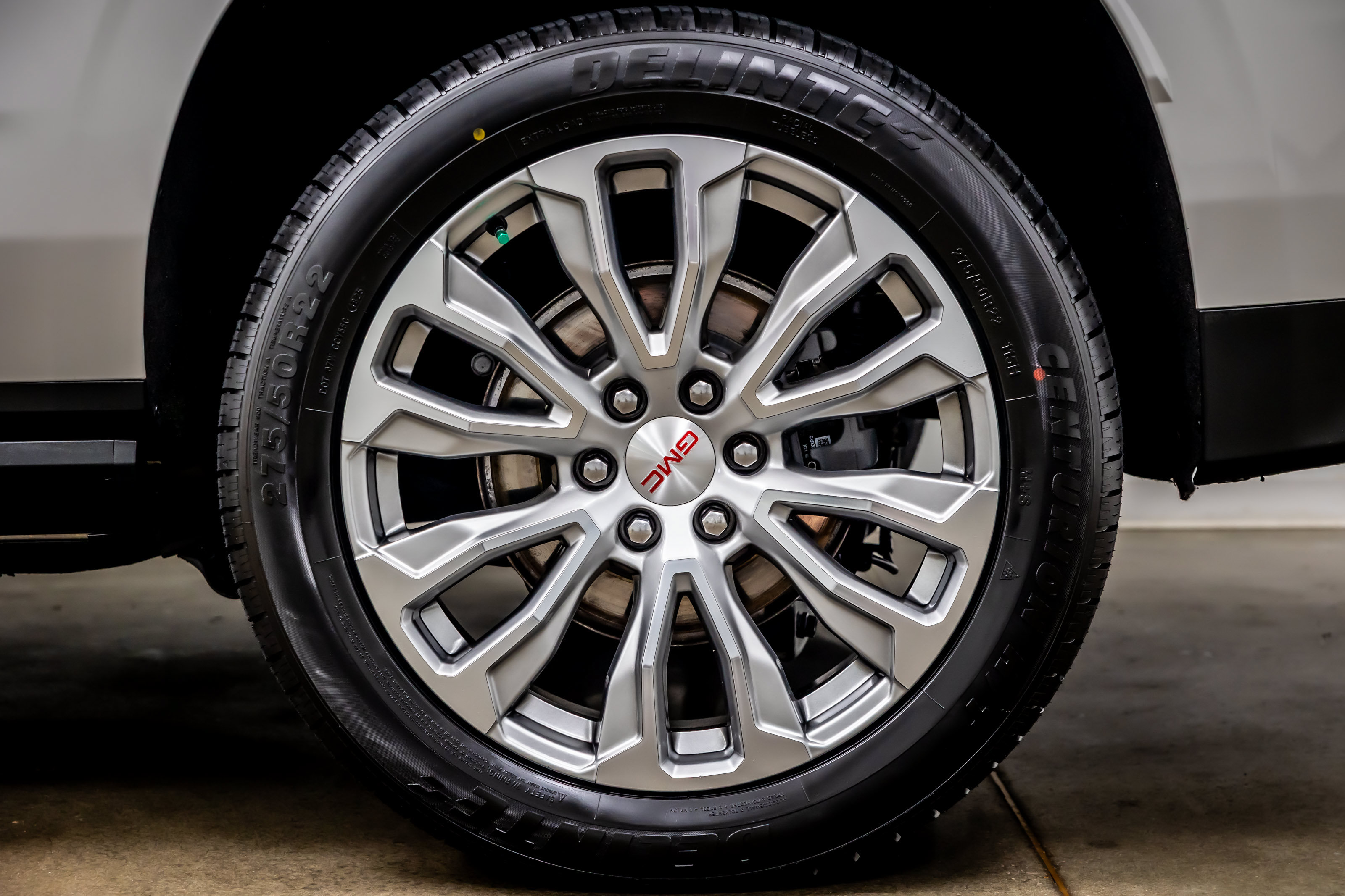 Used 2022 GMC Yukon XL Denali RWD image 36