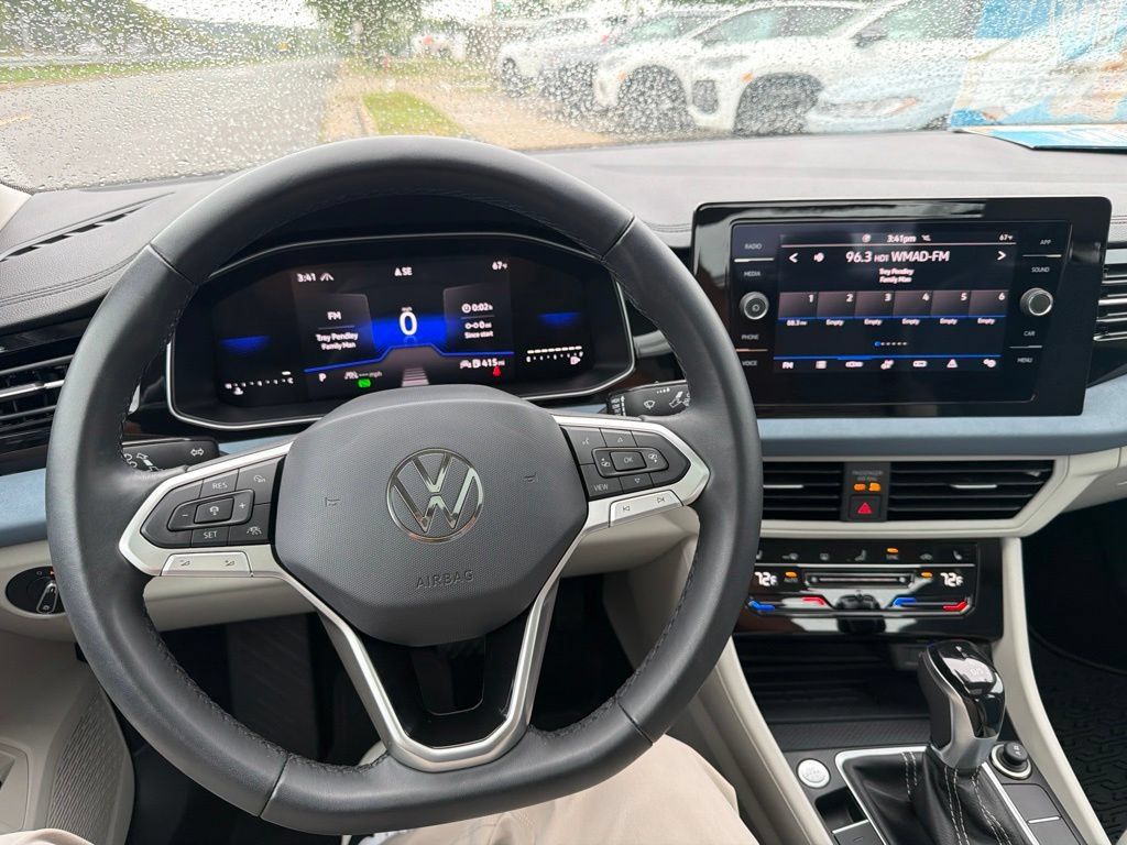 Certified 2026 Volkswagen Jetta SE FWD image 18