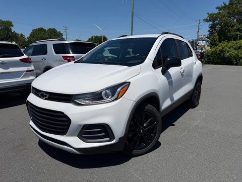 Used 2022 Chevrolet Trax LT w/ Redline Edition AWD/4WD image 1