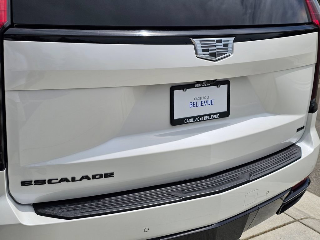 Used 2021 Cadillac Escalade Sport Platinum w/ LPO, ONYX Package AWD/4WD image 15