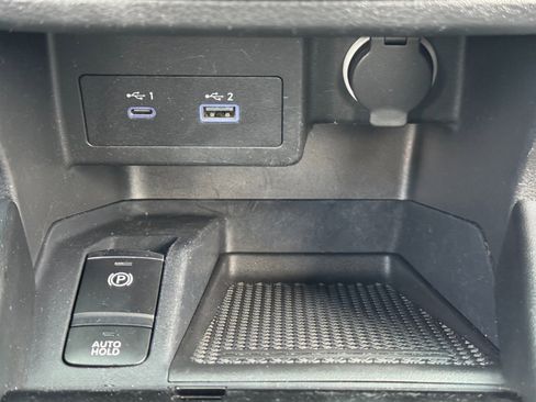 Used 2022 Nissan Kicks SV image 23