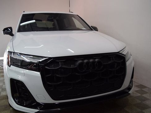 New 2026 Audi SQ7 Prestige image 2