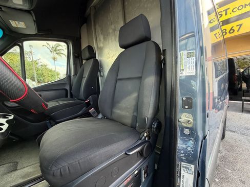 Used 2019 Mercedes-Benz Sprinter 144 image 15