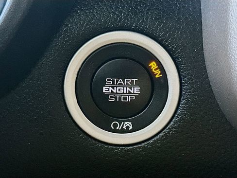 Used 2019 RAM 1500 Laramie image 28