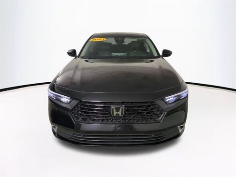 Used 2023 Honda Accord Touring image 3