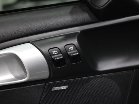 Used 2005 Porsche 911 Carrera image 8