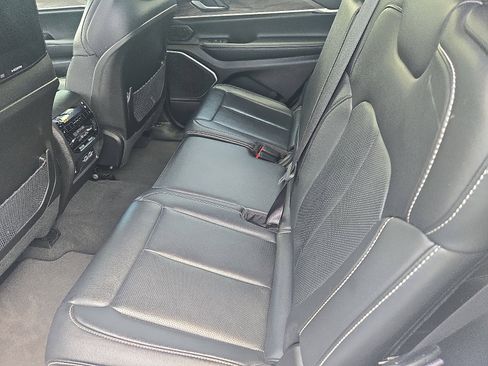 Used 2022 Jeep Grand Cherokee L Limited w/ Luxury Tech Group II image 12