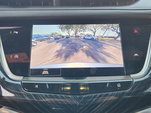 Used 2025 Cadillac XT6 Premium Luxury FWD image 17