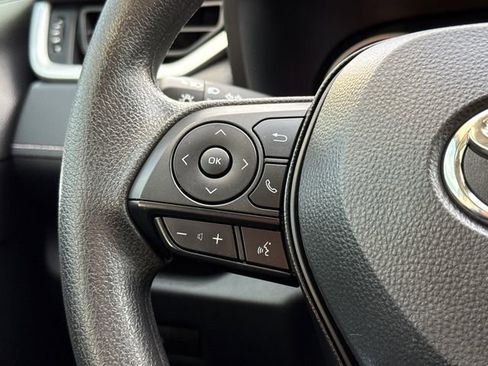 Used 2025 Toyota RAV4 LE image 28