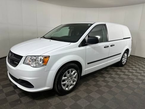 Used 2014 RAM C/V Tradesman image 7