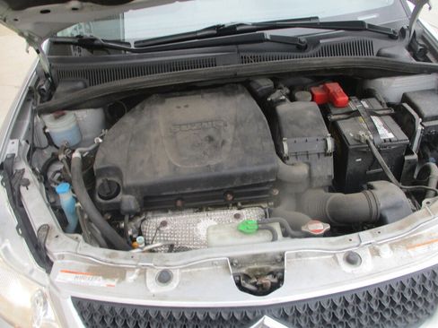 Used 2011 Suzuki SX4 AWD Hatchback image 4