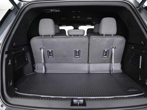 New 2026 Chevrolet Traverse LT w/ LPO, Floor Liner Package image 40