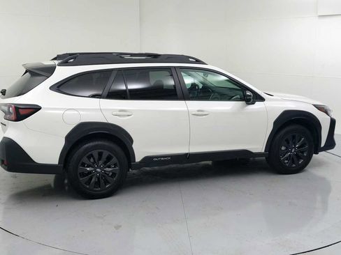 Certified 2025 Subaru Outback Onyx Edition AWD/4WD image 11