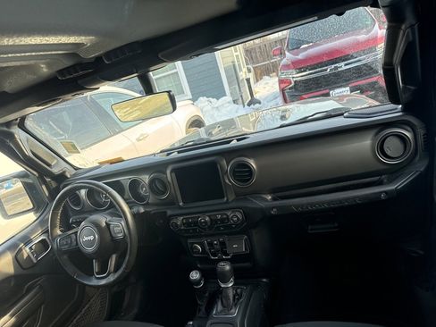 Used 2022 Jeep Wrangler Unlimited Sport image 9