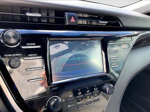 Used 2019 Toyota Camry LE image 22