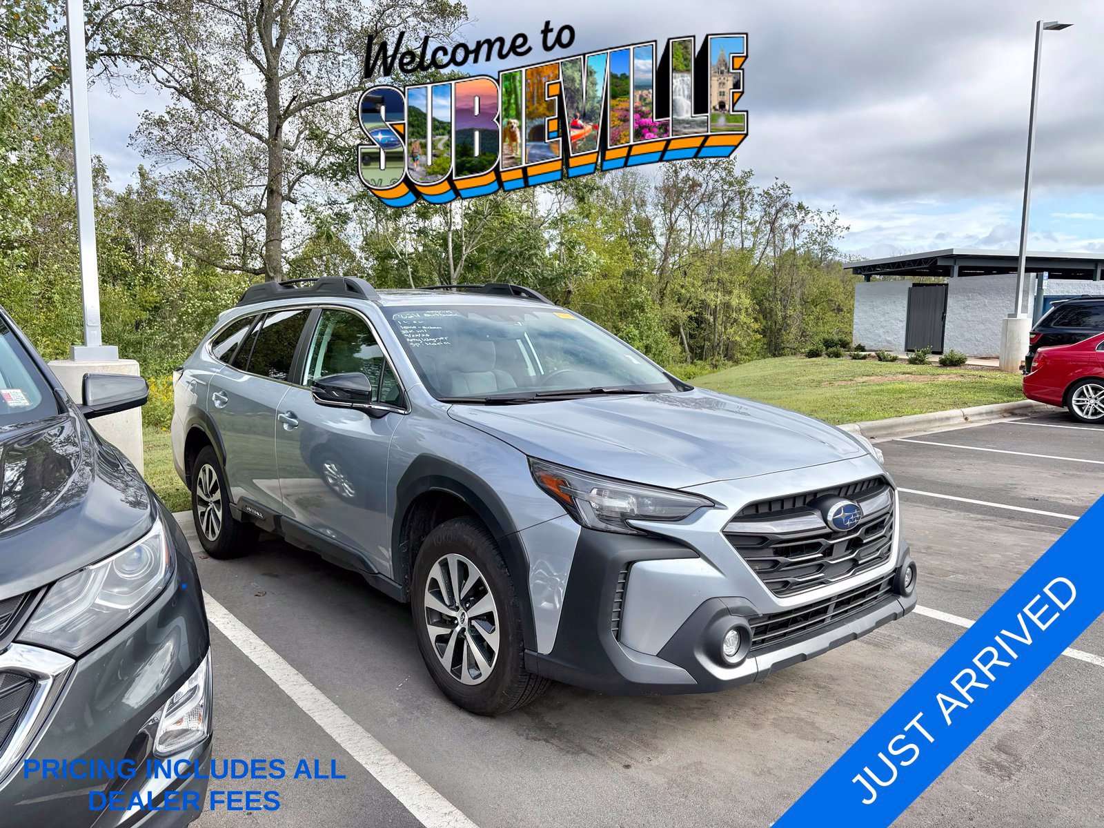 Used 2024 Subaru Outback Premium AWD/4WD image 1