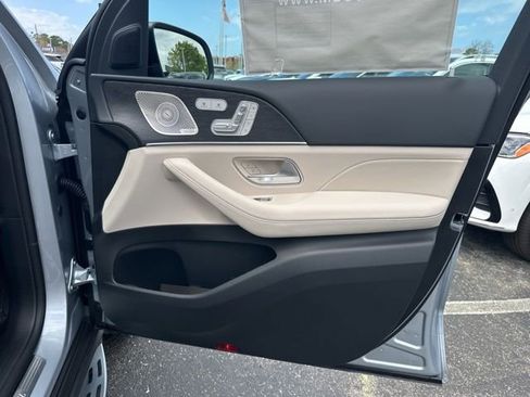New 2026 Mercedes-Benz GLS 450 4MATIC image 40