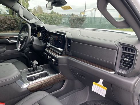 New 2026 GMC Sierra 1500 Elevation w/ Elevation Premium Package AWD/4WD image 29