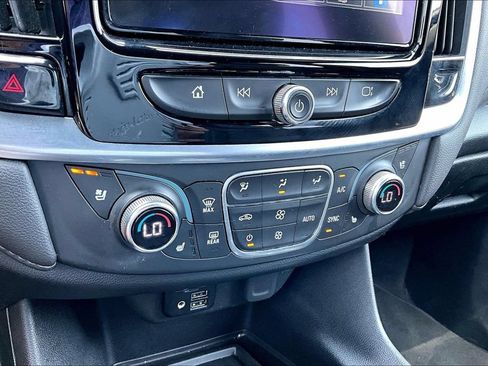 Used 2023 Chevrolet Traverse High Country FWD image 32