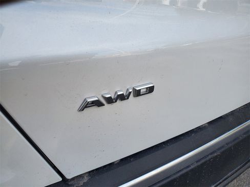 New 2025 Cadillac XT5 Sportv w/ LPO, Floor Liner Package image 32