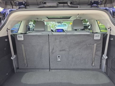 Used 2023 Toyota Highlander Platinum FWD image 24