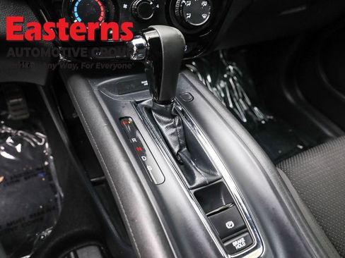 Used 2021 Honda HR-V Sport image 13