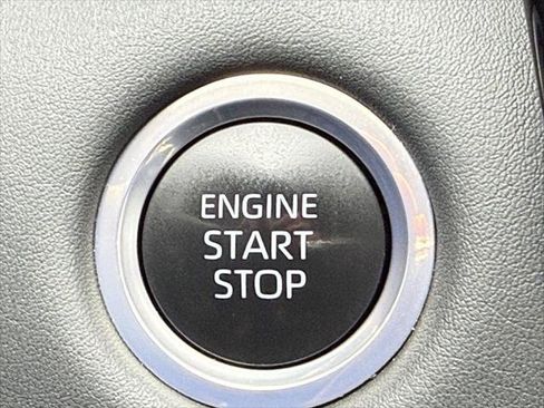 Certified 2024 Toyota Highlander XLE AWD/4WD image 33