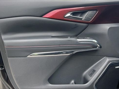 Used 2025 Chevrolet Traverse RS w/ LPO, Floor Liner Package FWD image 21