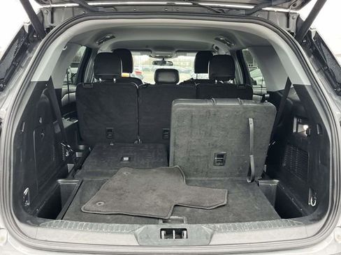 Used 2023 Ford Explorer XLT w/ Equipment Group 202A image 20